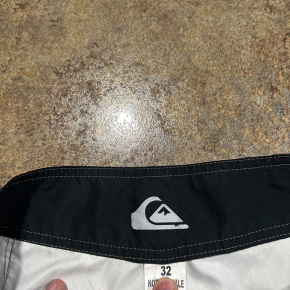 Y2k Quicksilver Boardshorts Green Stripes Size 32 Swim Trunks Surf - Picture 2 of 8